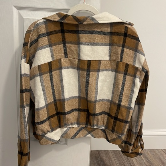 flannel shacket - Picture 2 of 5